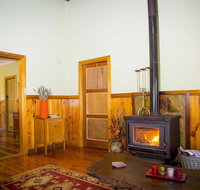 Red Tractor Retreat - Accommodation Broadbeach