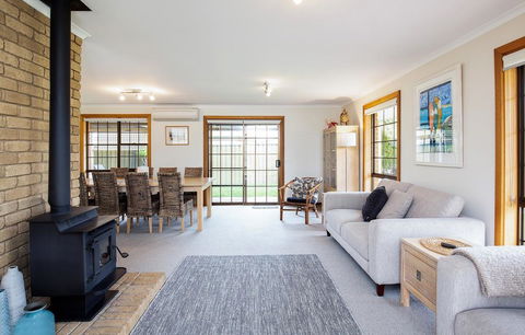 Relax On Ryan @ Robe - Accommodation Broadbeach 1