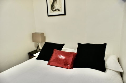 Rushcutters Bay - Pool + Parking - Accommodation Broadbeach 1