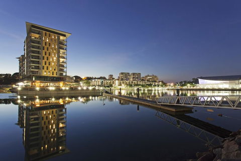 Saltwater Suites - 1,2 & 3 Bed Waterfront Apartments - Accommodation Broadbeach 0
