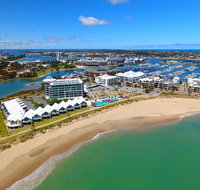 Sea Side Villa 3.2 - Accommodation Broadbeach