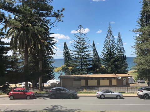 Seabreeze Beach Hotel - Accommodation Broadbeach 1