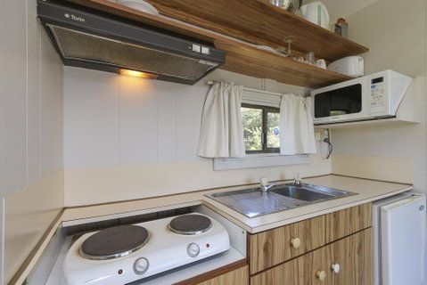 Serpentine Falls Tourist Village - Accommodation Broadbeach 2
