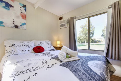 Serpentine Falls Tourist Village - Accommodation Broadbeach 3