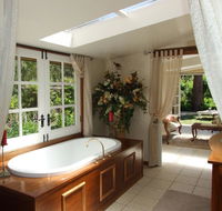 Shakespeare's Wilderness Chalet - Accommodation Broadbeach