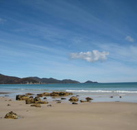 Sisters Beach House - Accommodation Broadbeach