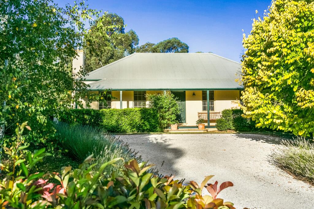 Belanglo NSW Accommodation Broadbeach