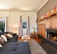 Somerville Wines Farmstay in Broke super cute house on working farm. Walk for miles. - Accommodation Broadbeach