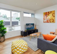 Spacious Carlton 1 bedroom Apt With Secure Parking - Accommodation Broadbeach