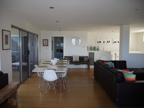 Spectacular Holiday Living - Accommodation Broadbeach 1