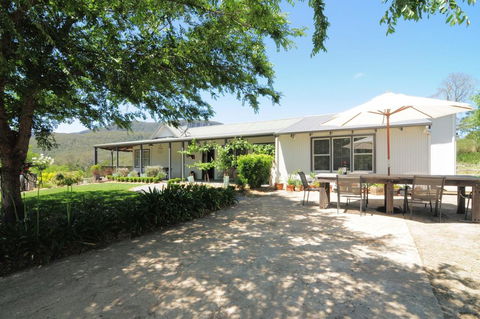 Spring Grove Dairy - Picturesque Views! - Accommodation Broadbeach 0