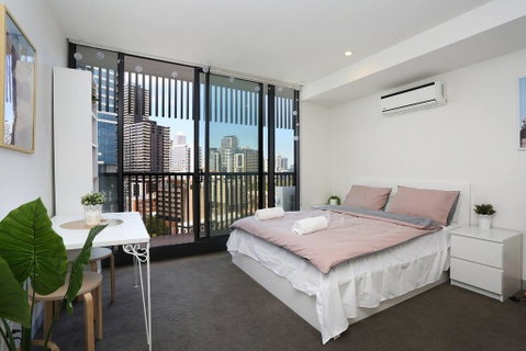 Studio Near Melbourne University - Accommodation Broadbeach 1