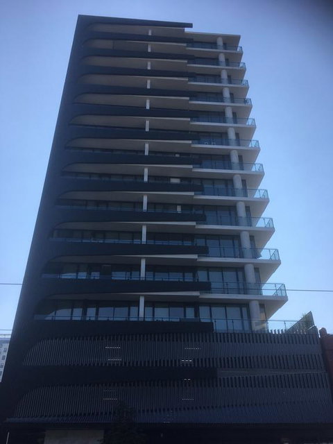 Studio On Park Street - Accommodation Broadbeach 3