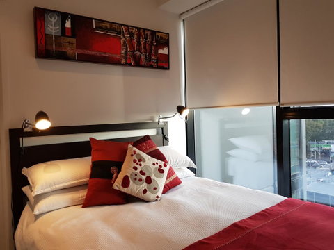 Studio On Park Street - Accommodation Broadbeach 2