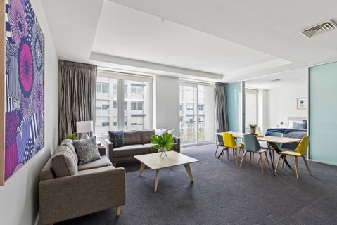 Stunning, Central Huge CBD Pad, Free WiFi, Netflix - Accommodation Broadbeach 1
