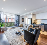 Stylish 2-bed 2 bath with free parking pool gym wifi - Accommodation Broadbeach