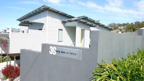 Stylish Holiday Unit - Accommodation Broadbeach 0