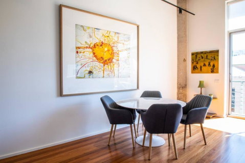 Stylish Warehouse Convert 2 Bedroom Apartment - Accommodation Broadbeach 2
