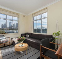 Sun-filled Apartment with Stunning Harbour Views H353 - Accommodation Broadbeach