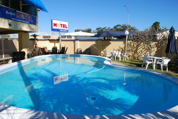 Sunburst Motel with Accommodation Broadbeach