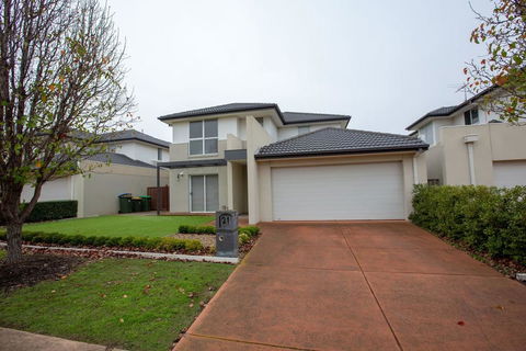 Superb Luxe 5BR House@Point Cook Near Lake - Accommodation Broadbeach 0