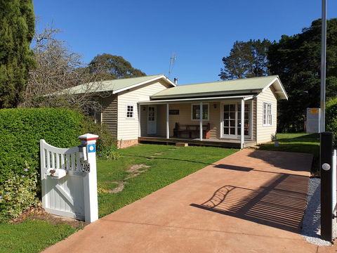 Sutton Forest Cottage - Accommodation Broadbeach 1