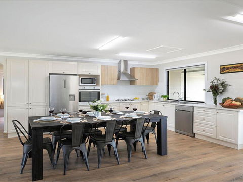 Sutton Forest Retreat Jimmy's Homestead - Accommodation Broadbeach 2