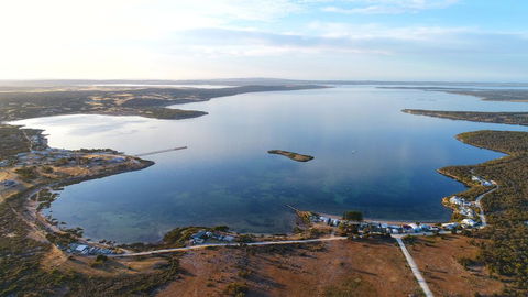 Tall Pines Beach House At Mount Dutton Bay (part Of Coffin Bay Waterways) - Accommodation Broadbeach 0
