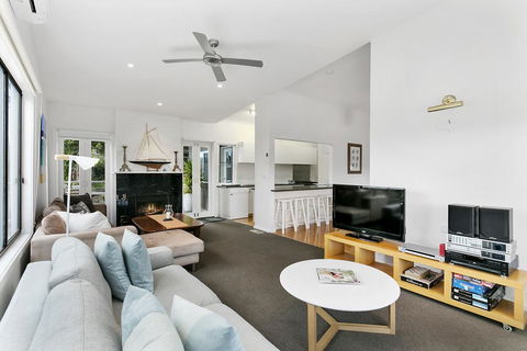 Tallarook Beach House - Very Close To Beach - Accommodation Broadbeach 1