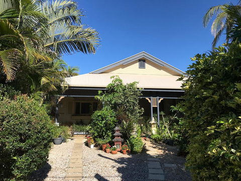 Tallow Beach Motel - Accommodation Broadbeach 2
