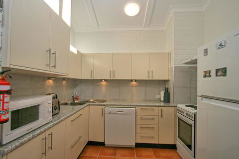 Tanderra 16/28 Park Road - Accommodation Broadbeach 2