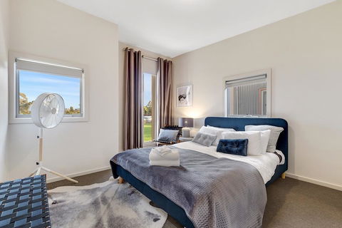 Tangles - Accommodation Broadbeach 1