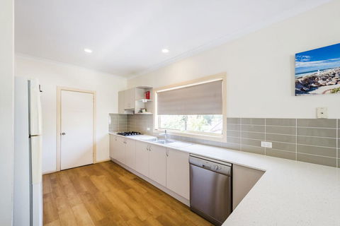 Tarcoola - Accommodation Broadbeach 3