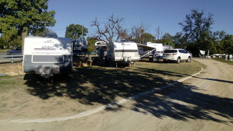 Taroom Caravan & Tourist Park - Accommodation Broadbeach 2