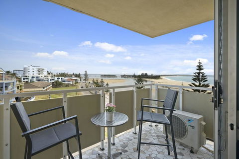 Tasman Towers - Unit 13 - Accommodation Broadbeach 0