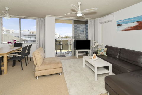 Tasman Towers - Unit 13 - Accommodation Broadbeach 3
