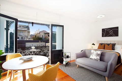 Tasteful Modern Studio 2.3Km From City Centre - Accommodation Broadbeach 0