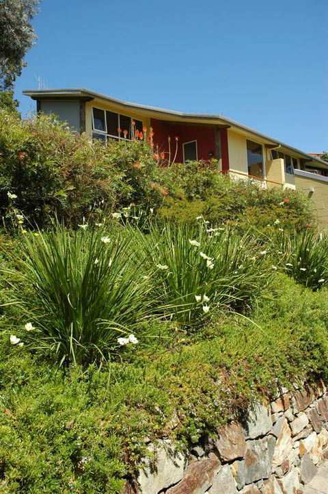 Tathra Beach House Holiday Apartments - Accommodation Broadbeach 3