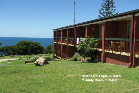 Tathra Hotel & Motel - Accommodation Broadbeach 2