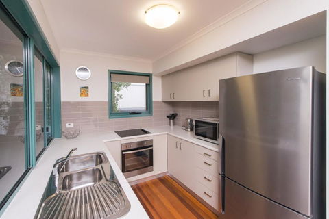 Tchoomooroo - Accommodation Broadbeach 1