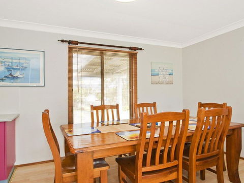 Tea Tree Cottage - Great Yard For Pets And Kids - Accommodation Broadbeach 2