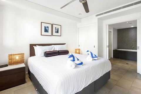 Temple 304 Modern Spacious Palm Cove Resort - Accommodation Broadbeach 3