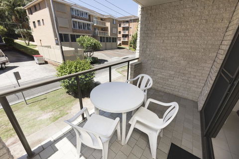 Tenerife 2 , Forster - Accommodation Broadbeach 3