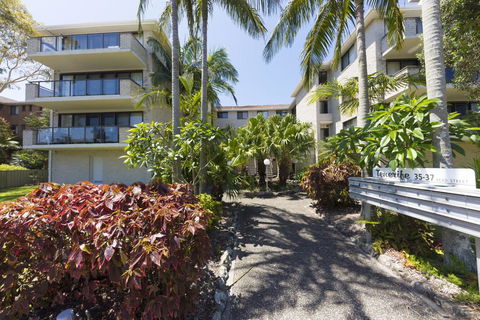 Tenerife 2 , Forster - Accommodation Broadbeach 1