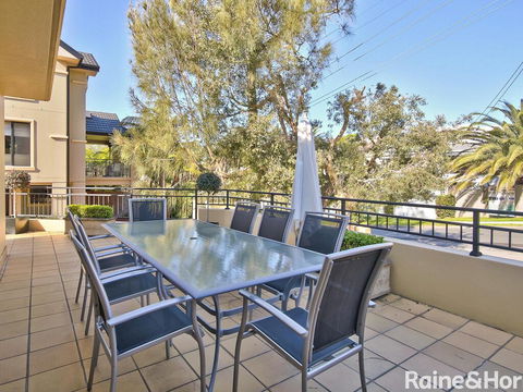 Terrigal Townhouse - 1/21 Campbell Crescent, Terrigal - Accommodation Broadbeach 3