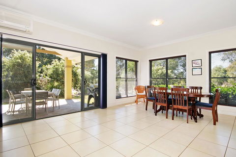 The 17th Tees - Accommodation Broadbeach 2