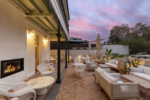 The Albert Mosman - Accommodation Broadbeach 3
