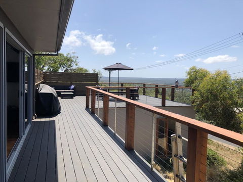 The Anglesea Beach House ADVENTURE RETREAT - Accommodation Broadbeach 3