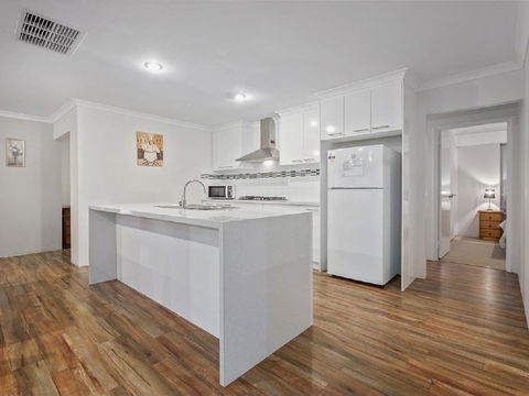 The Antonia Way - Accommodation Broadbeach 1