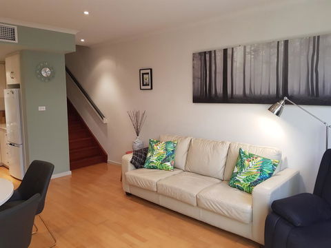 The Artisan - 3BR House In The City - Accommodation Broadbeach 2